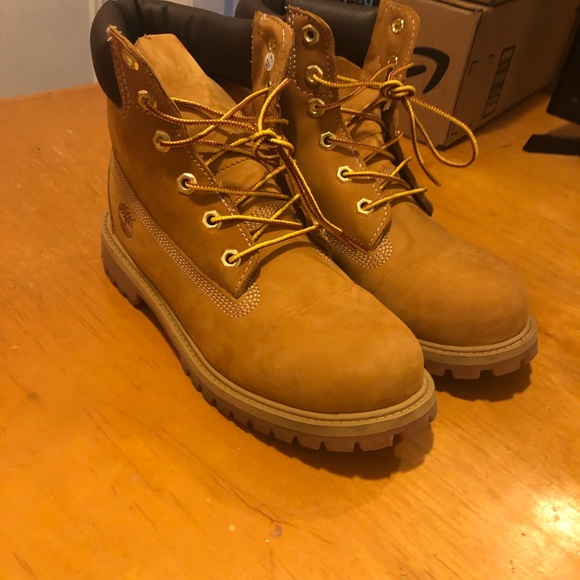 U don’t like price new in stores u can buy 130$ - Picture 2 of 5